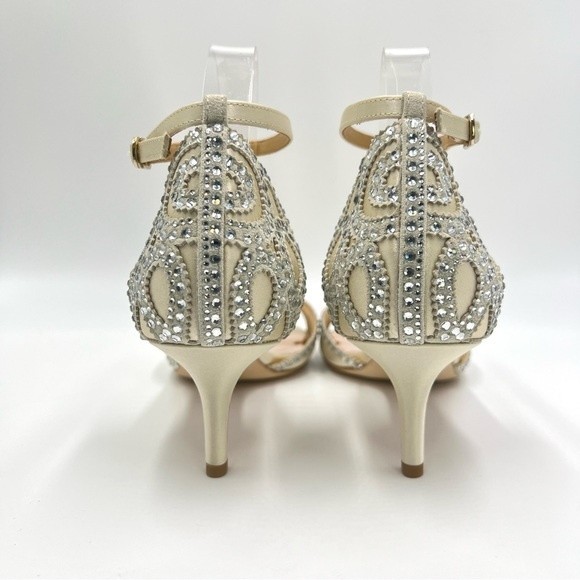 Badgley Mischka Size 10‎ Jeweled Ivory Satin Dress Sandals Heels Pumps Shoes - Picture 7 of 14